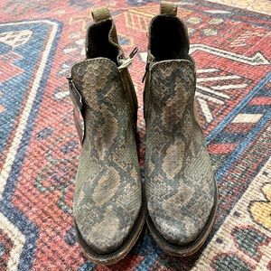 BRAND NEW liberty black boots